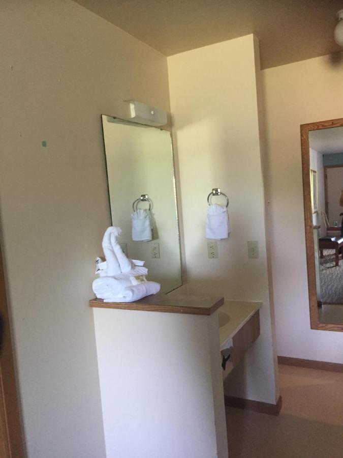 Lake Delton Malibu Inn المظهر الخارجي الصورة