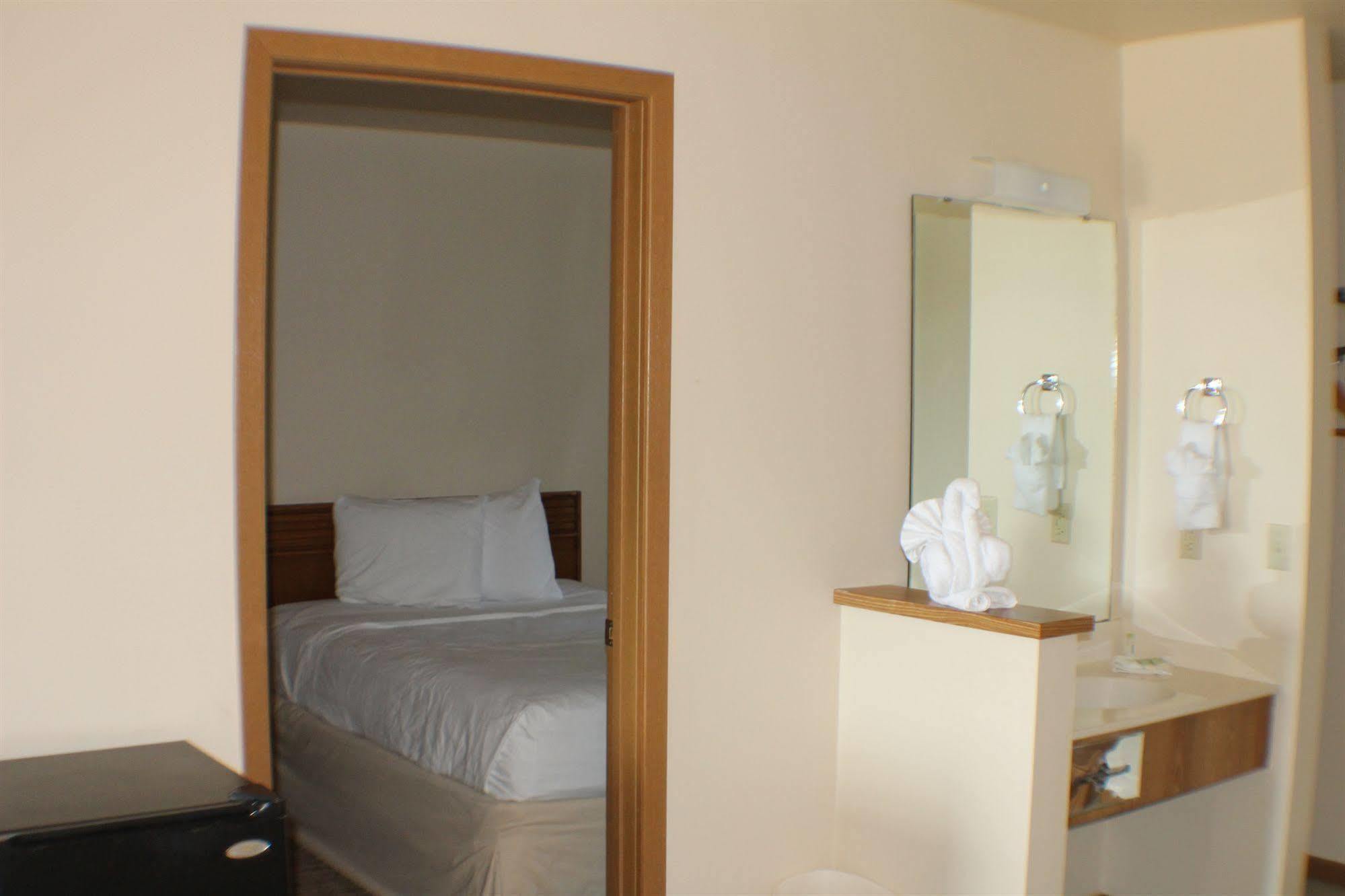 Lake Delton Malibu Inn المظهر الخارجي الصورة